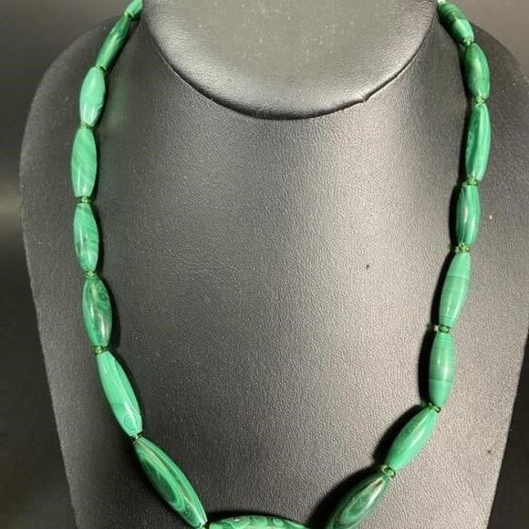 Green Malachite Jewelry Set - Picture 3 of 7